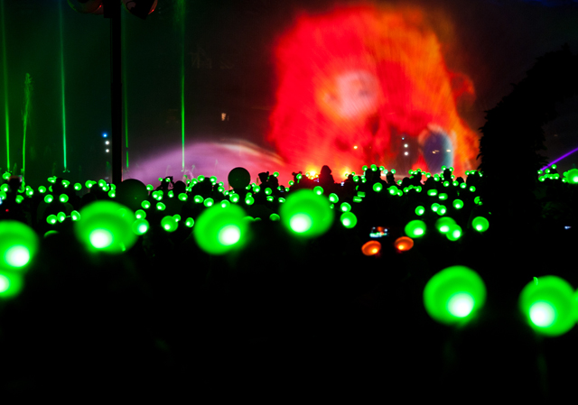 "Glow with the Show" World of Color Photos Disney