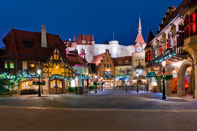bricker-germany-epcot-wide-view-christmas