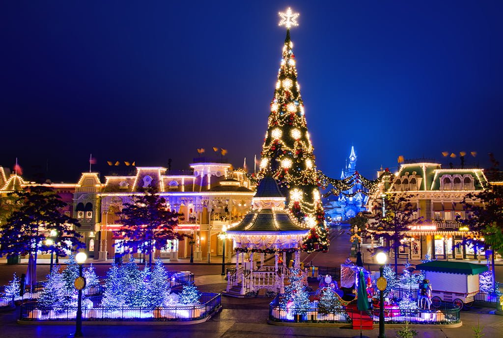 Guide to Christmas 2024 at Disneyland Paris Disney Tourist Blog