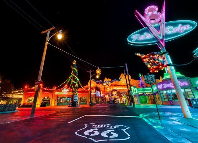cars-land-route-66-christmas