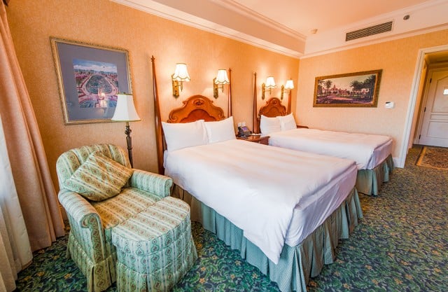 hong-kong-disneyland-hotel-room