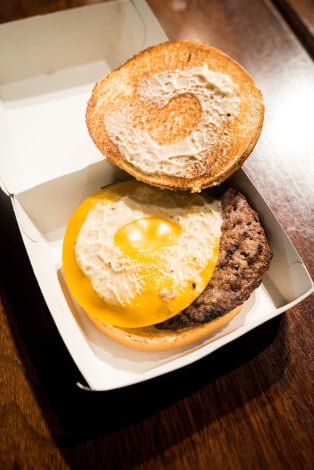 disneyland-paris-burger-690