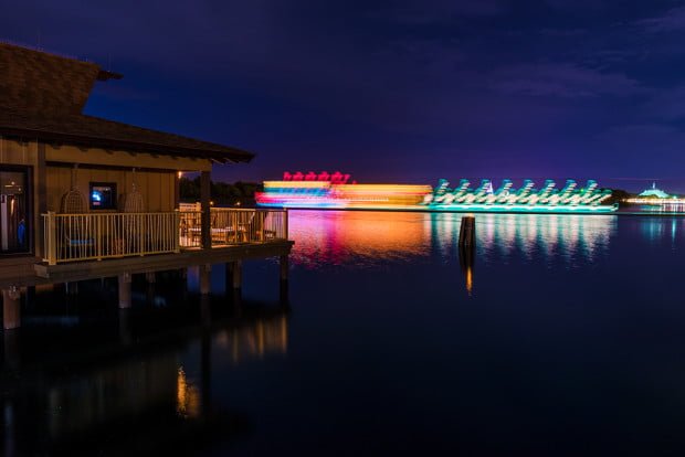 polynesian-bungalows-water-pageant-long-exposure