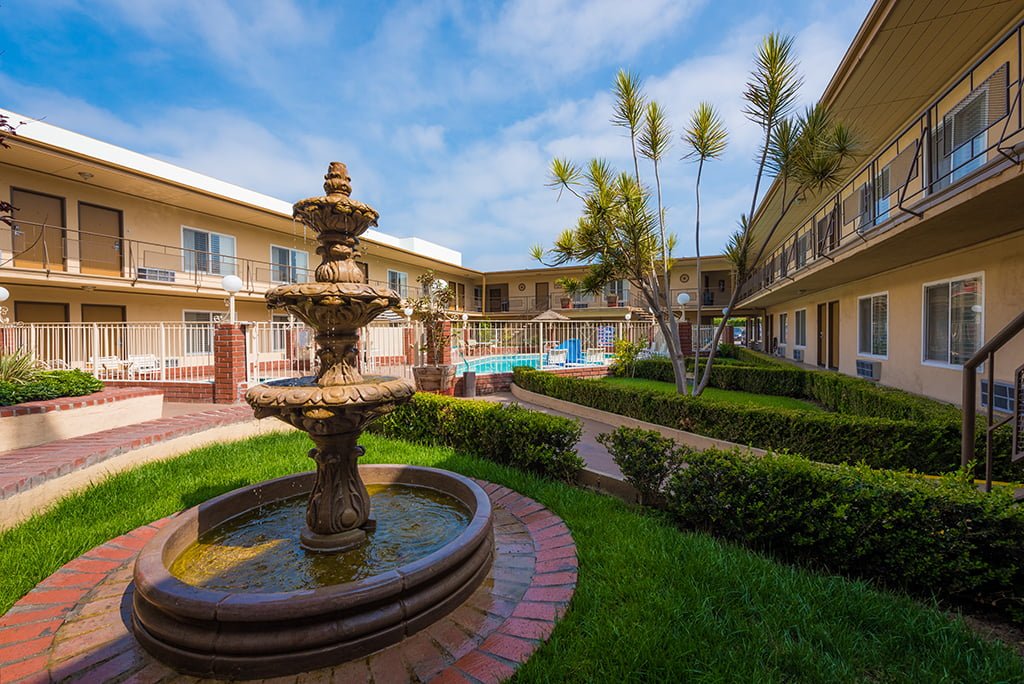 Disneyland Hotel Review Americas Best Value Inn & Suites Disney