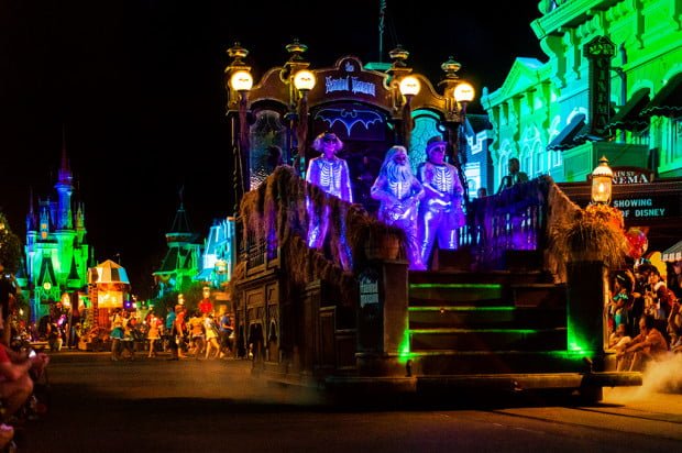hitchhiking-ghosts-boo-to-you-parade-mnsshp copy