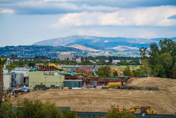 star-wars-land-construction-disneyland-may-2016-001