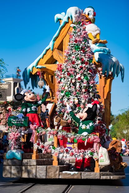 Disneyland Christmas 2024 Ultimate Guide - Disney Tourist Blog