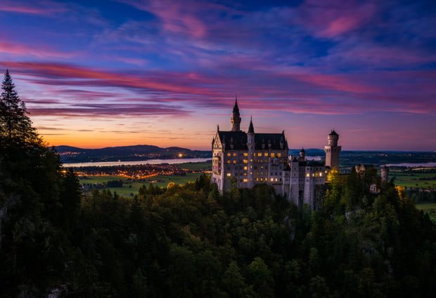 schloss-neuschwanstein-castle-dusk-sunset-germany-bavaria-bricker