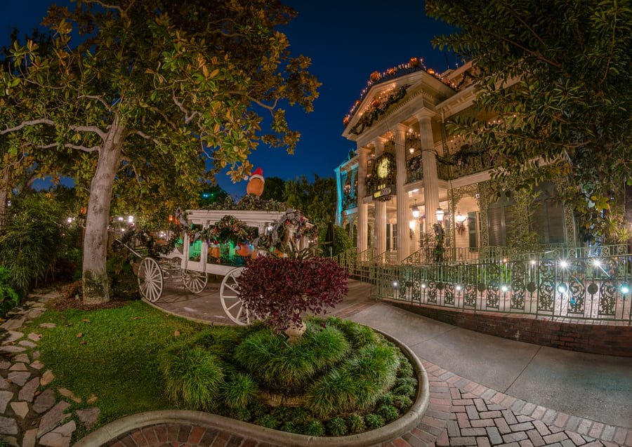 Haunted Mansion Grounds Growth & Retailer Coming in 2024 to Disneyland