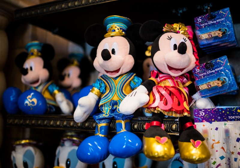 Tokyo Disney Resort 30th Anniversary Mickey Plush doll badge The happiness year