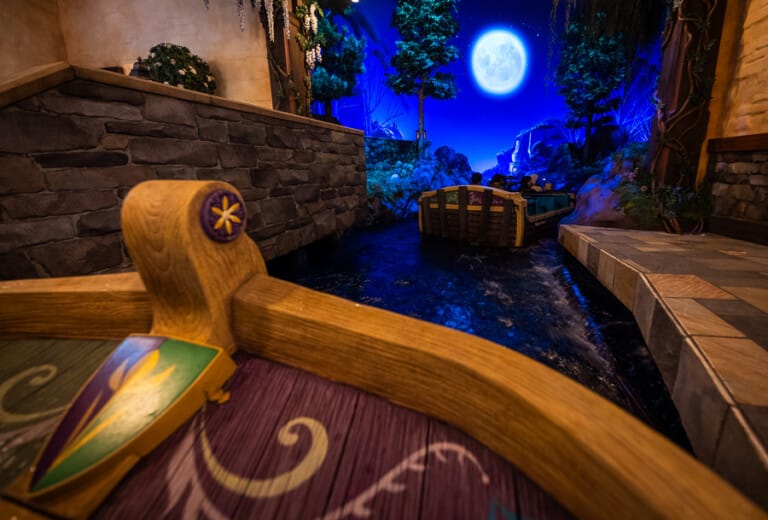 Frozen Ride At Japan Anna & Elsa's Frozen Journey is One of Disney's Best Rides Ever ...