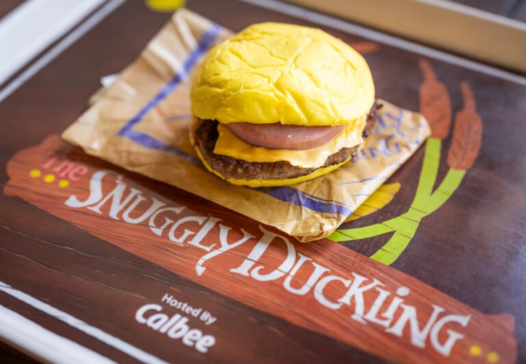 Tangled Ruffians Review & Photos: Disney’s New Tangled Tavern Brings Snuggly Duckling ...