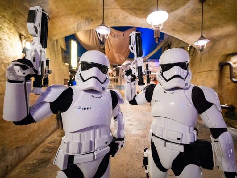 Star Wars Rise of Resistance & Oga’s Cantina Closed for Weeks, Separate from Original Trilogy Timeline Shift