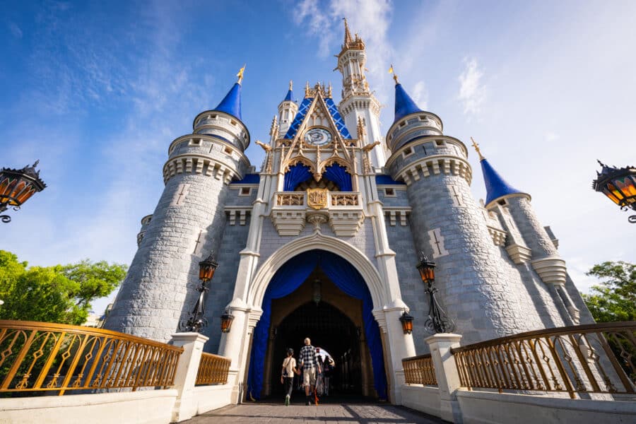 How Disney World Executed the Excellent Cinderella Castle Repainting ...