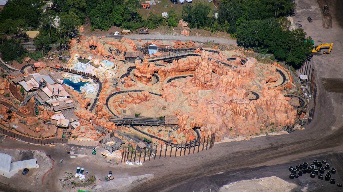 Tall Wall Construction Big Thunder Mountain Railroad Mk Wdw 2