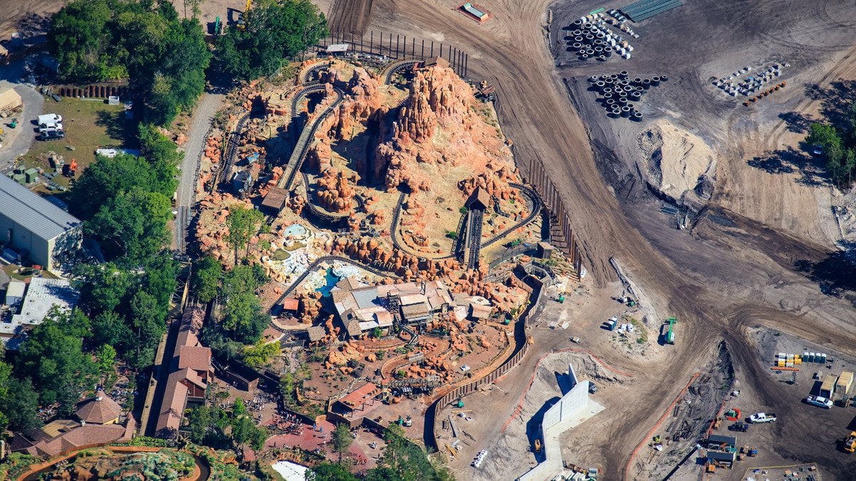 Tall Wall Construction Big Thunder Mountain Railroad Mk Wdw 3