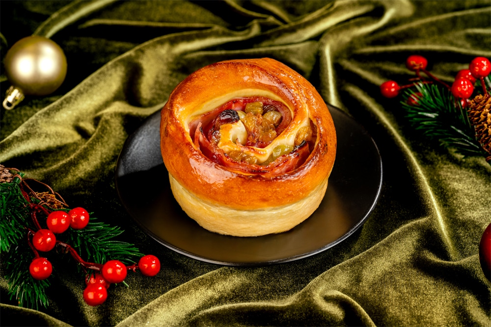 Food Guide to Christmas 2026 at Disney World WDW DAK HolidayMarket PandeJamon